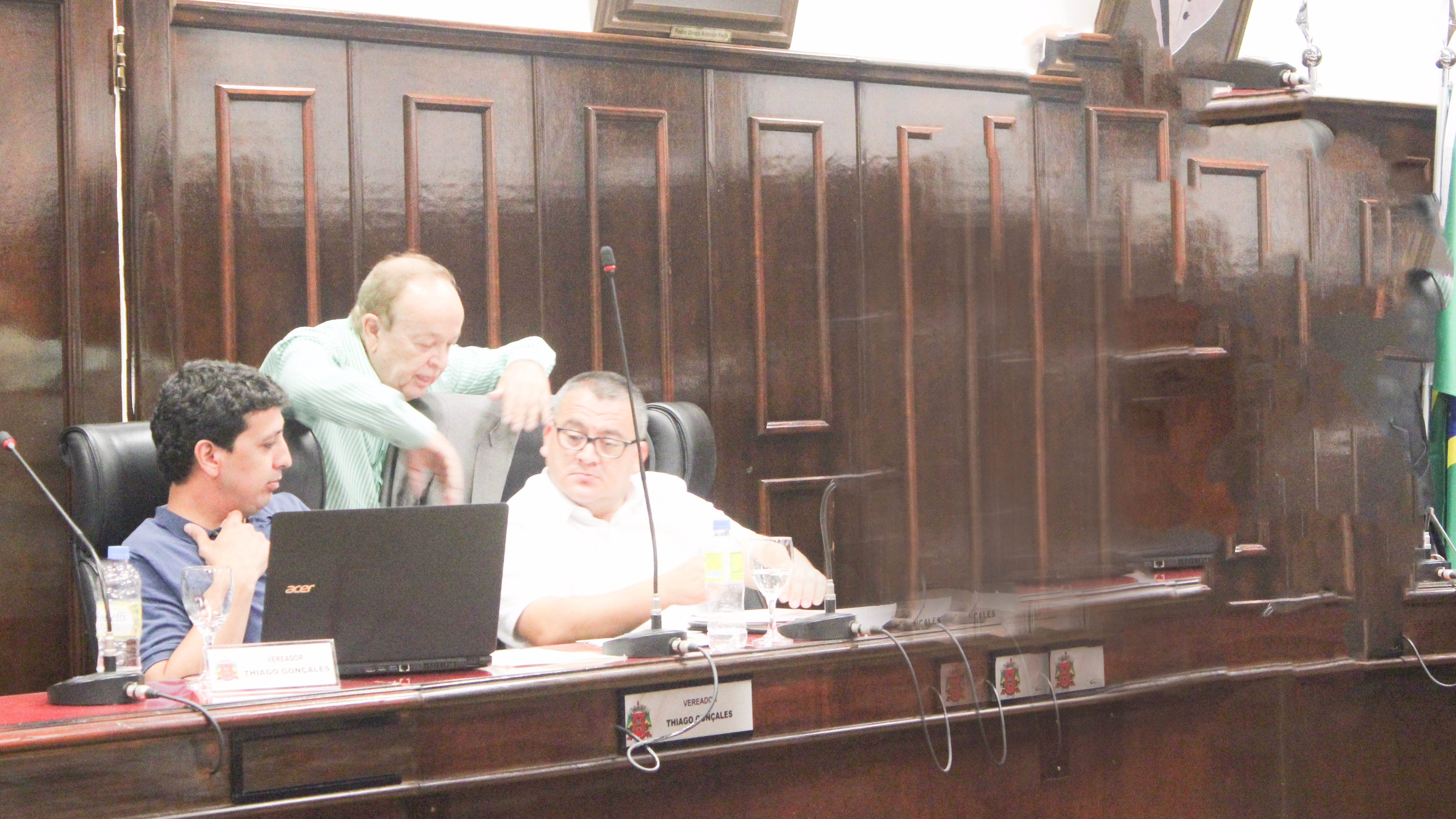 Pastor parabeniza vereadores e agradece  apoio aos evangélicos