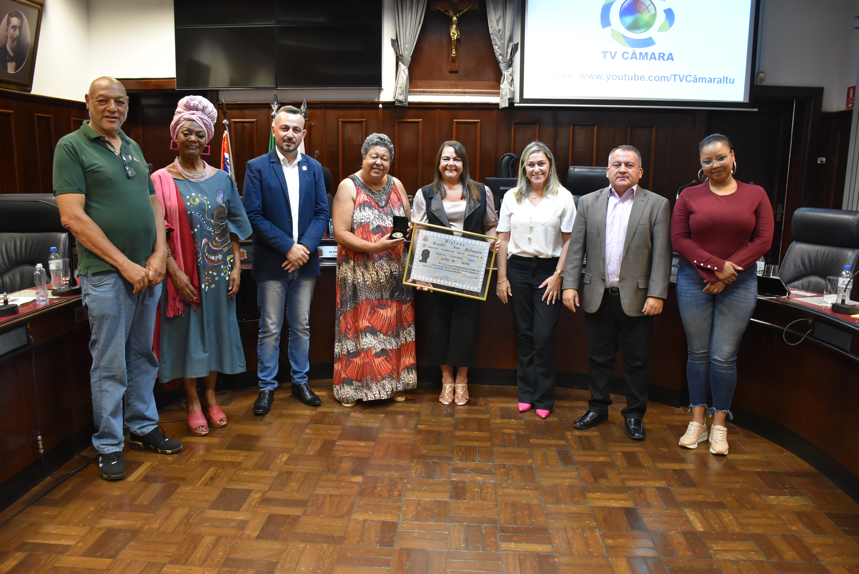 Vanilda de Almeida recebe Diploma Zumbi dos Palmares