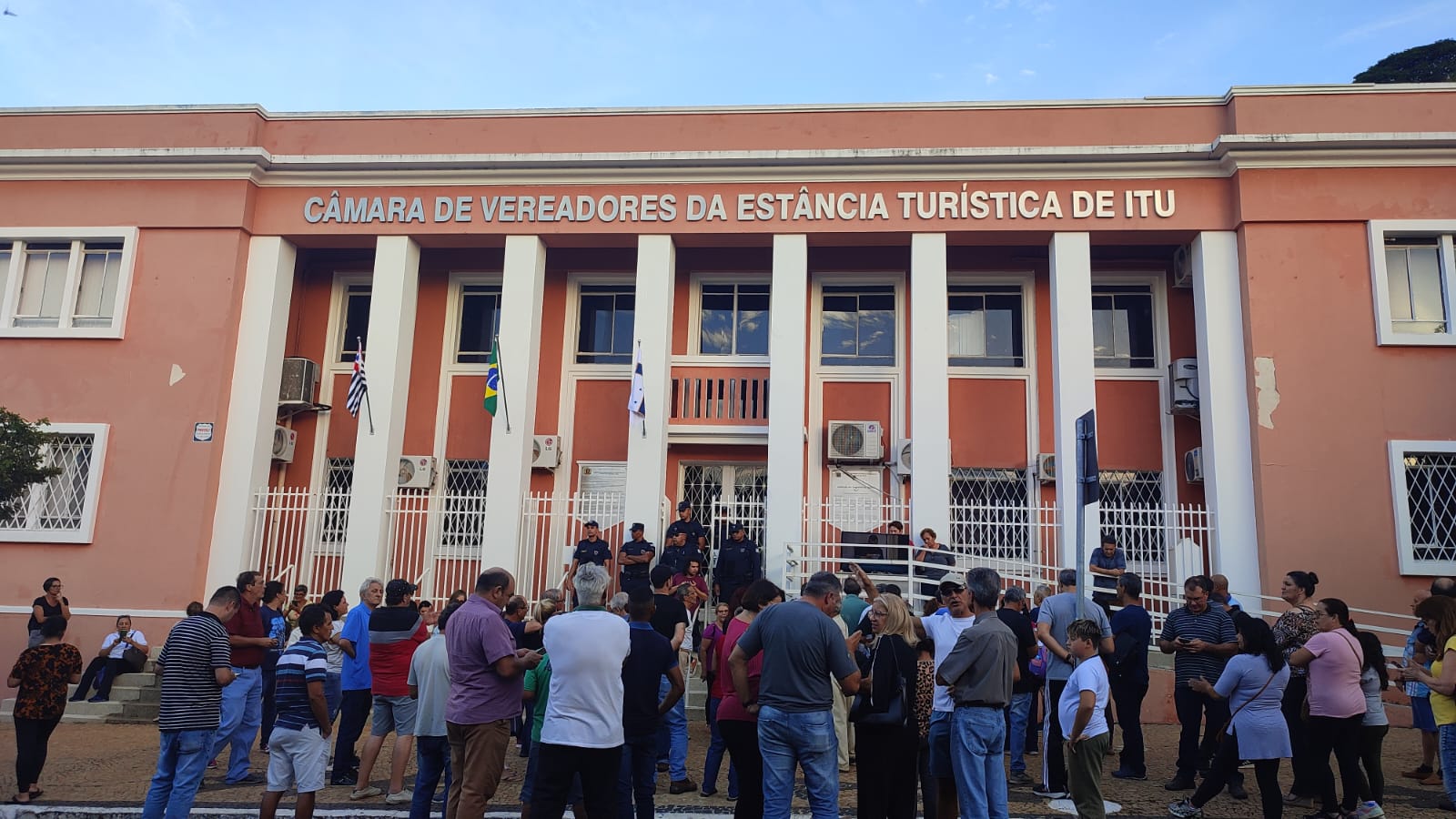 Projeto que visava revogação da taxa de lixo não é acolhido pela maioria dos vereadores na Câmara 