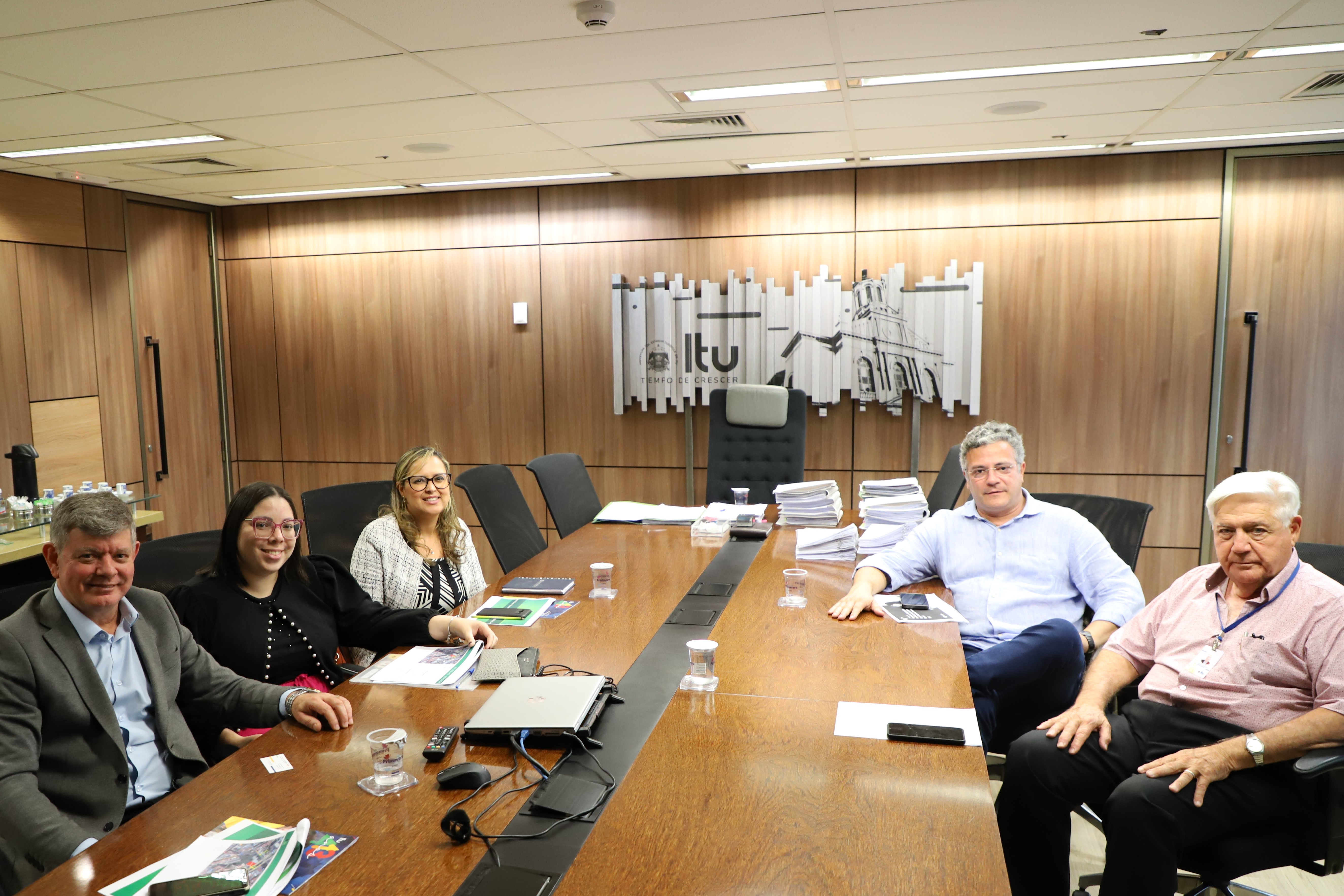 Representantes do GPA se reúnem com prefeito e Secretário do Emprego