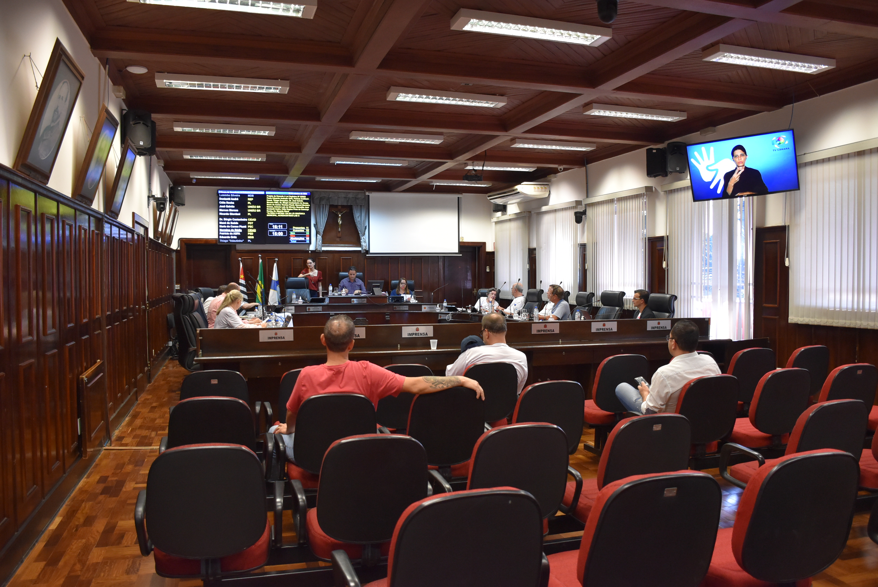 Sessão ordinária da última terça-feira teve todos os projetos aprovados