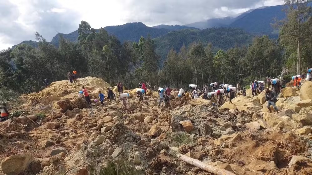 Avalanche atinge vilarejo em Papua Nova Guiné