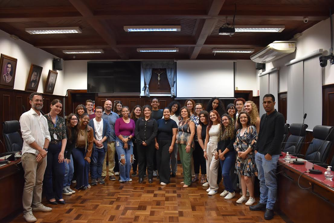 Câmara de Itu recebe Estudantes de Relações Internacionais da Faditu