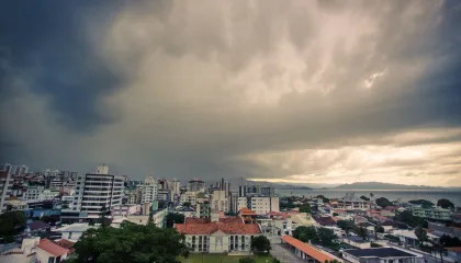 Calor e fortes chuvas: veja previsão do tempo no Brasil para esta semana