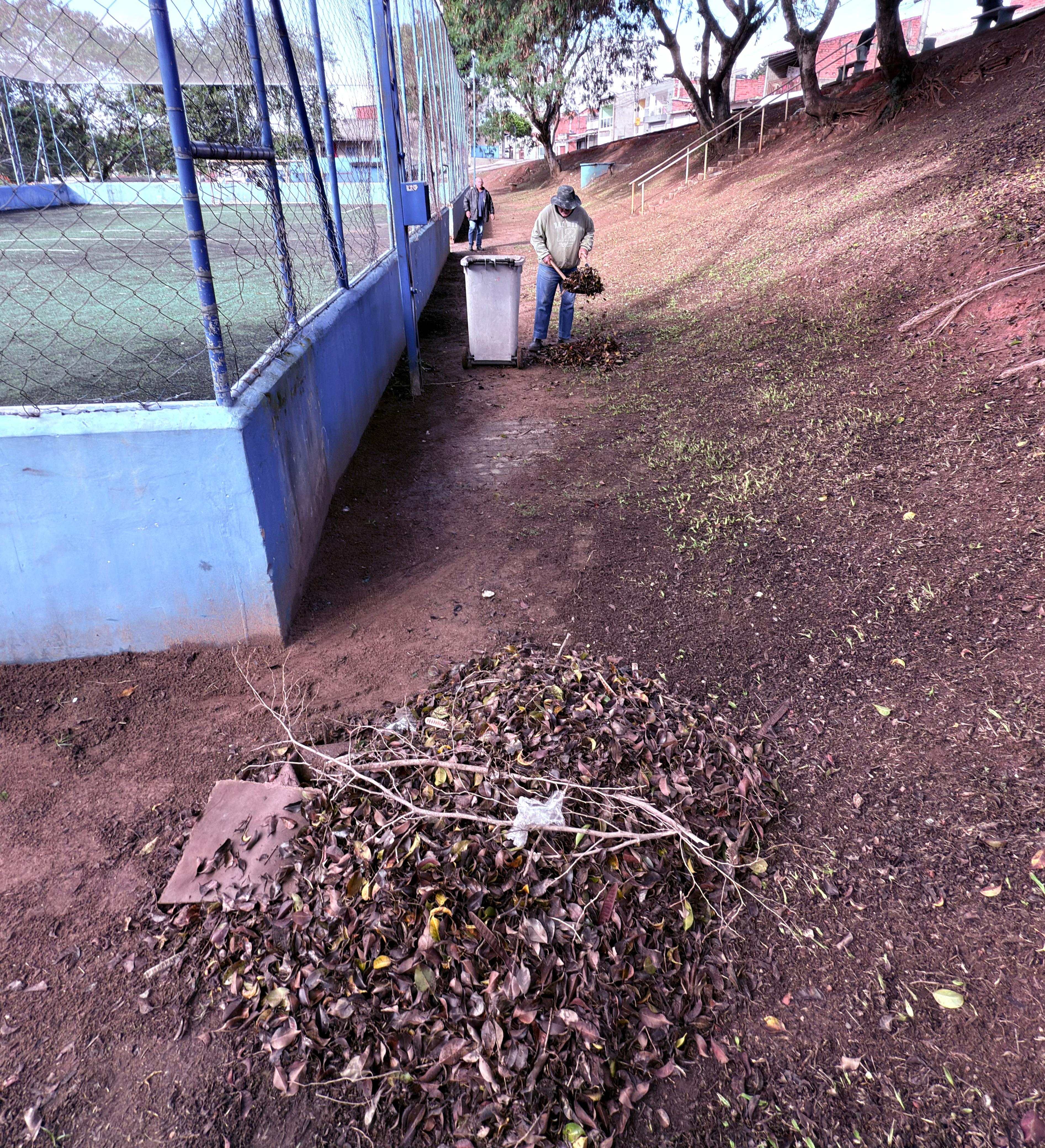 Centro de Lazer do Portal do Éden recebe amplo serviço de limpeza e manutenção