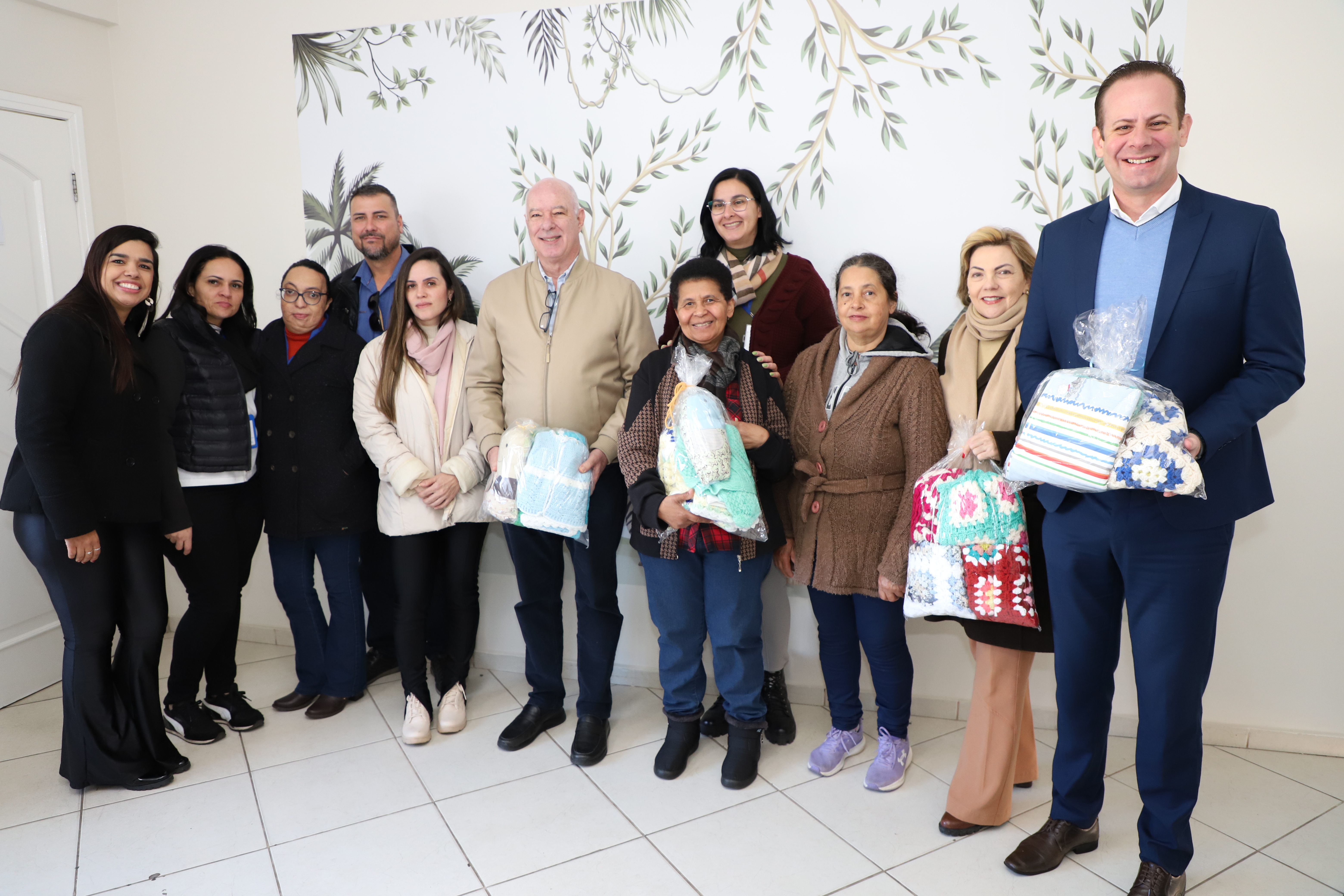 Prefeito e secretário de Saúde visitam o Centro Nana Nenê e destacam importância do trabalho voluntário