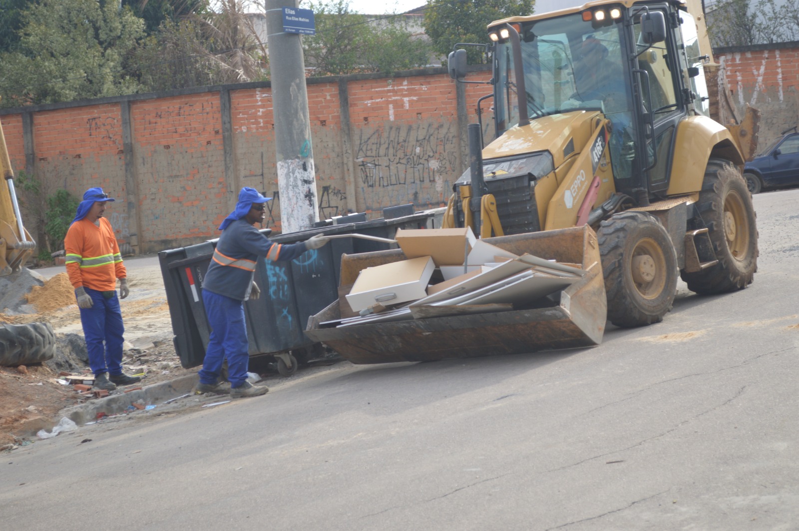 Limpeza urbana no Jardim Europa reforça cuidados com o espaço público e alerta sobre descarte irregular