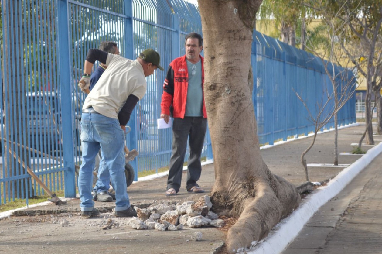 Calçadas em frente à Regional do Pirapitingui recebem melhorias com foco em acessibilidade