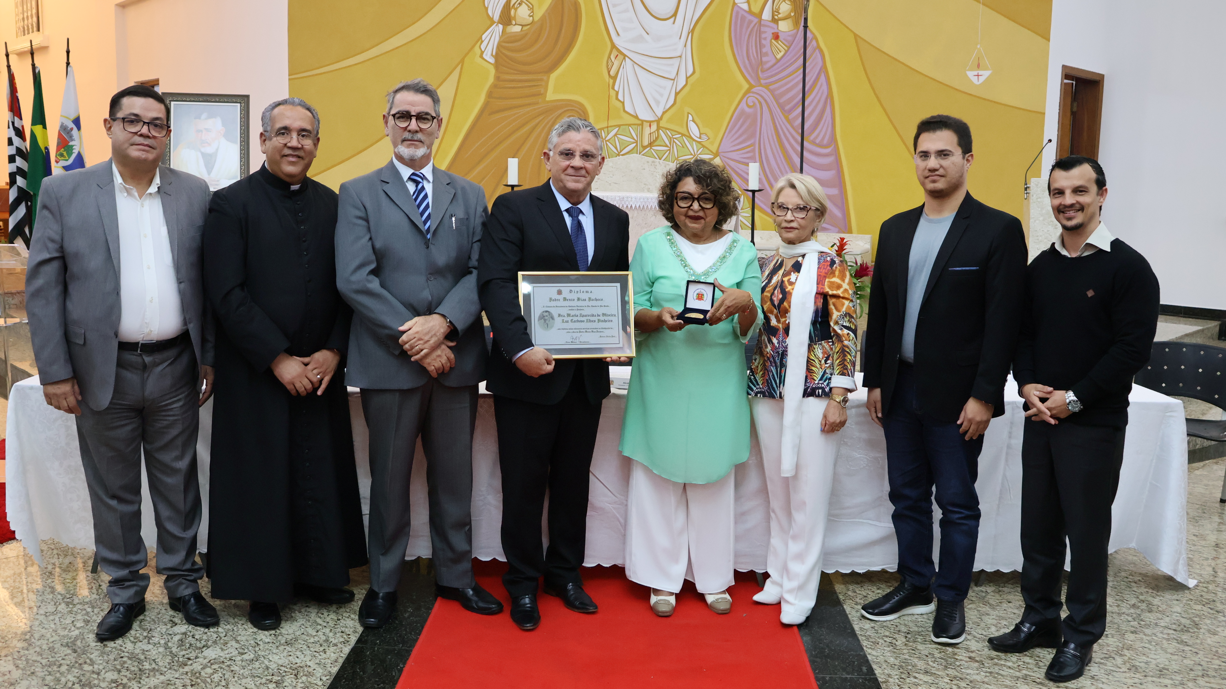 Dra. Cidinha Cardoso Pinheiro recebe Diploma e Medalha Padre Bento em Itu