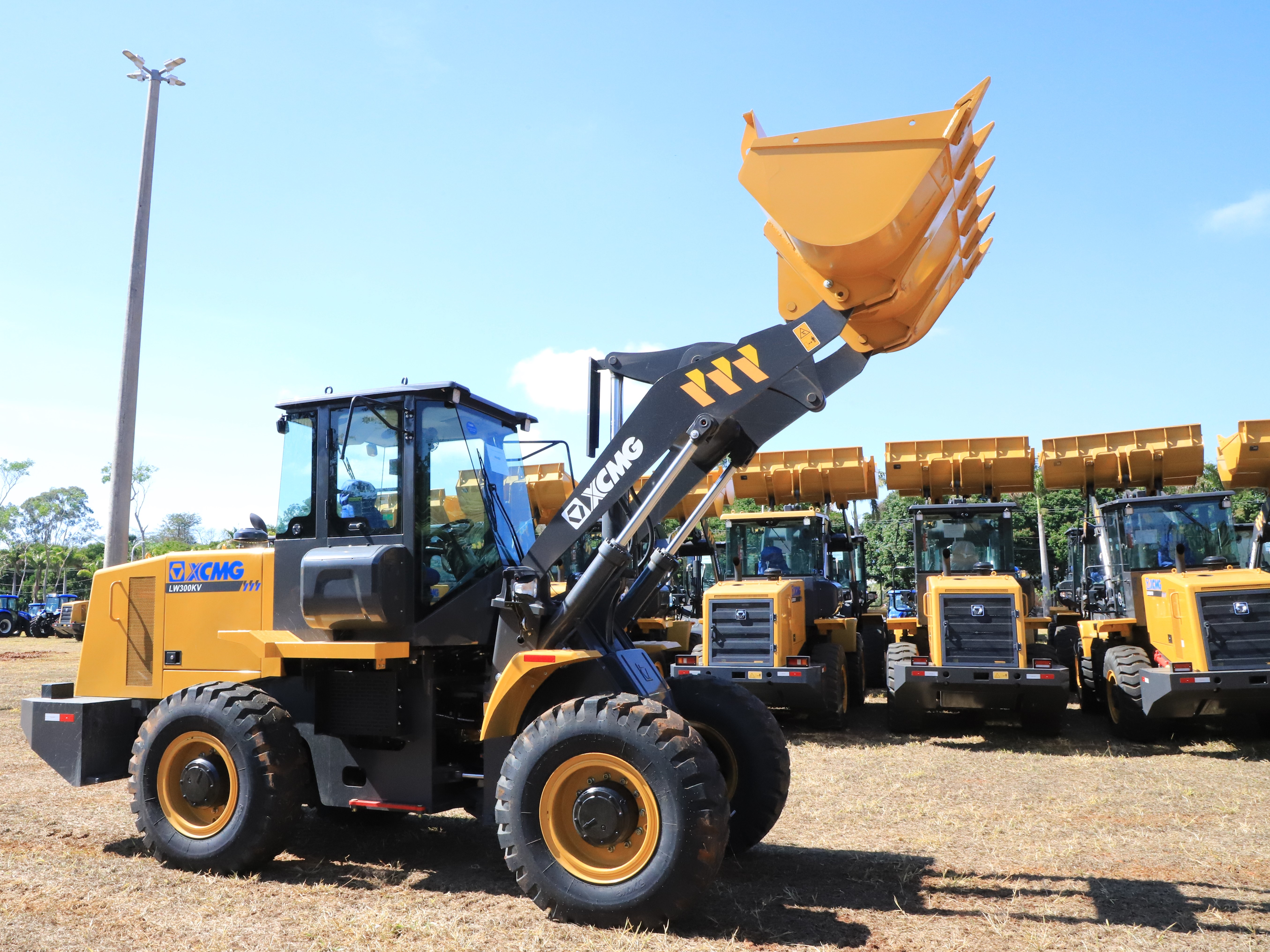Itu recebe retroescavadeira do Governo de SP para reforço da infraestrutura rural e urbana