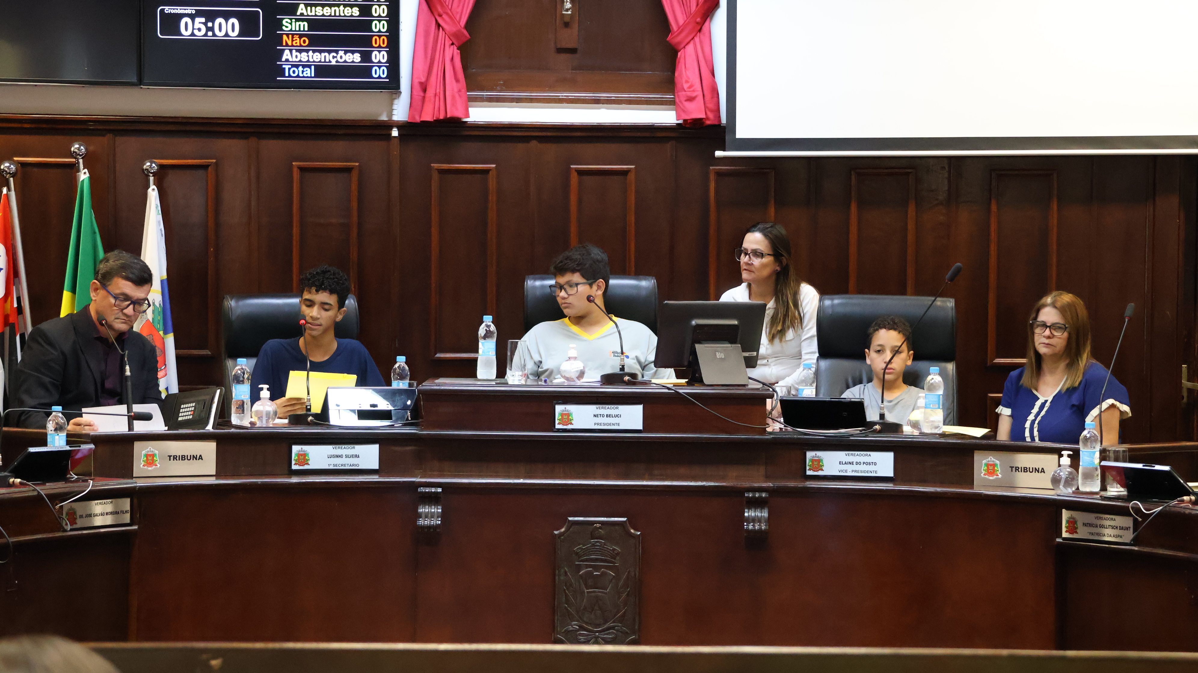 Jovens vereadores de Itu realizam primeira sessão ordinária de 2025