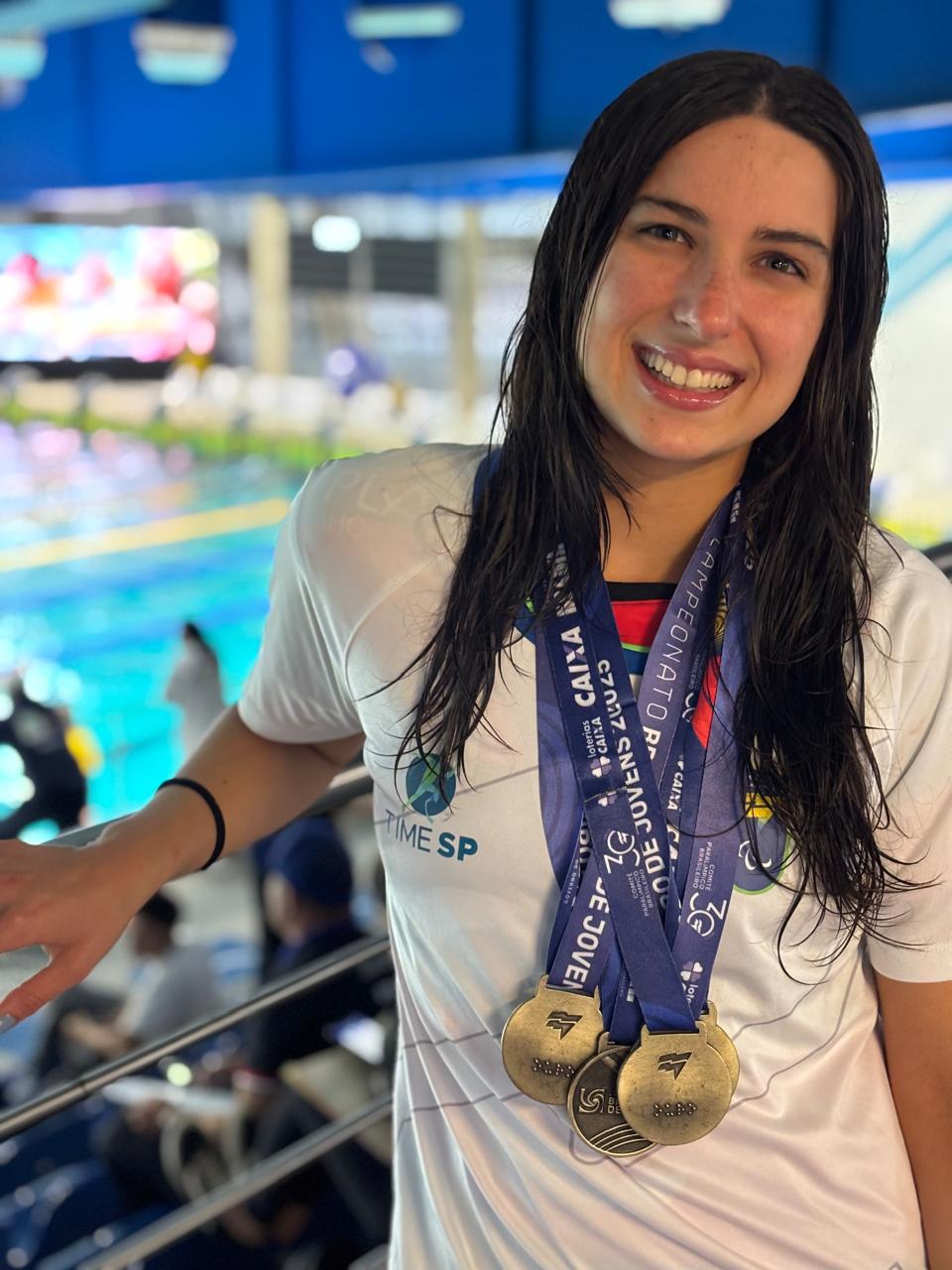Ituana Thaís Jimenez conquista seis ouros e quebra recordes no Brasileiro de Natação Paralímpica