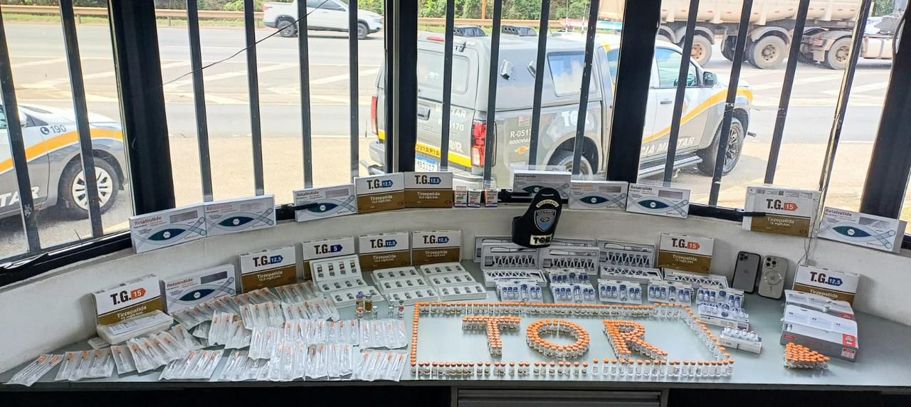 Polícia Militar Rodoviária prende dois homens com centenas de medicamentos para emagrecer em ônibus na Castello Branco, em Itu