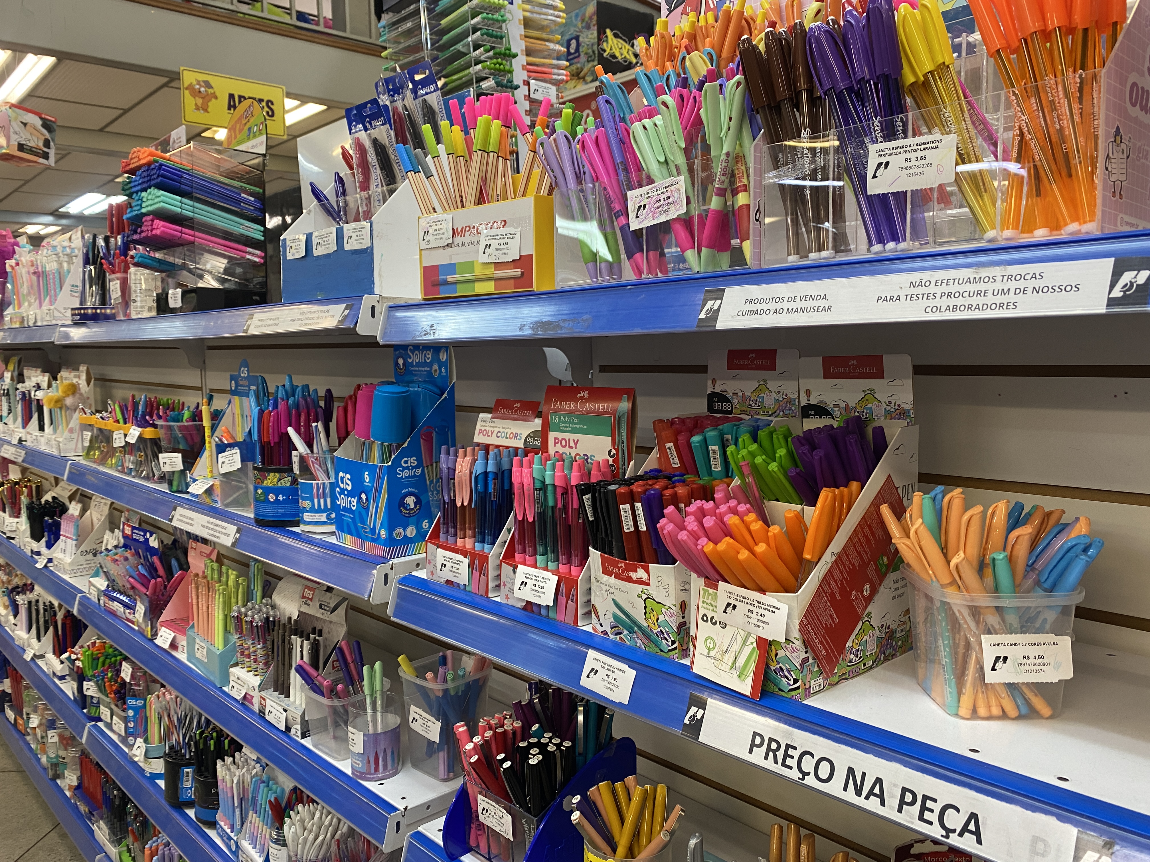 Volta às aulas deve movimentar mais de R$ 53 bilhões em material escolar em 2026