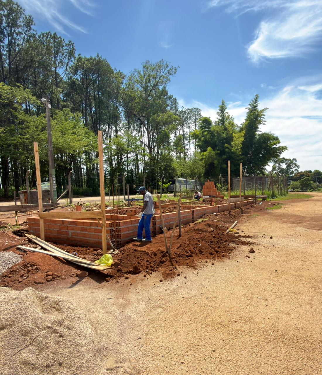 Obras de implantação de banheiros avançam na Feira da Barganha do Pirapitingui