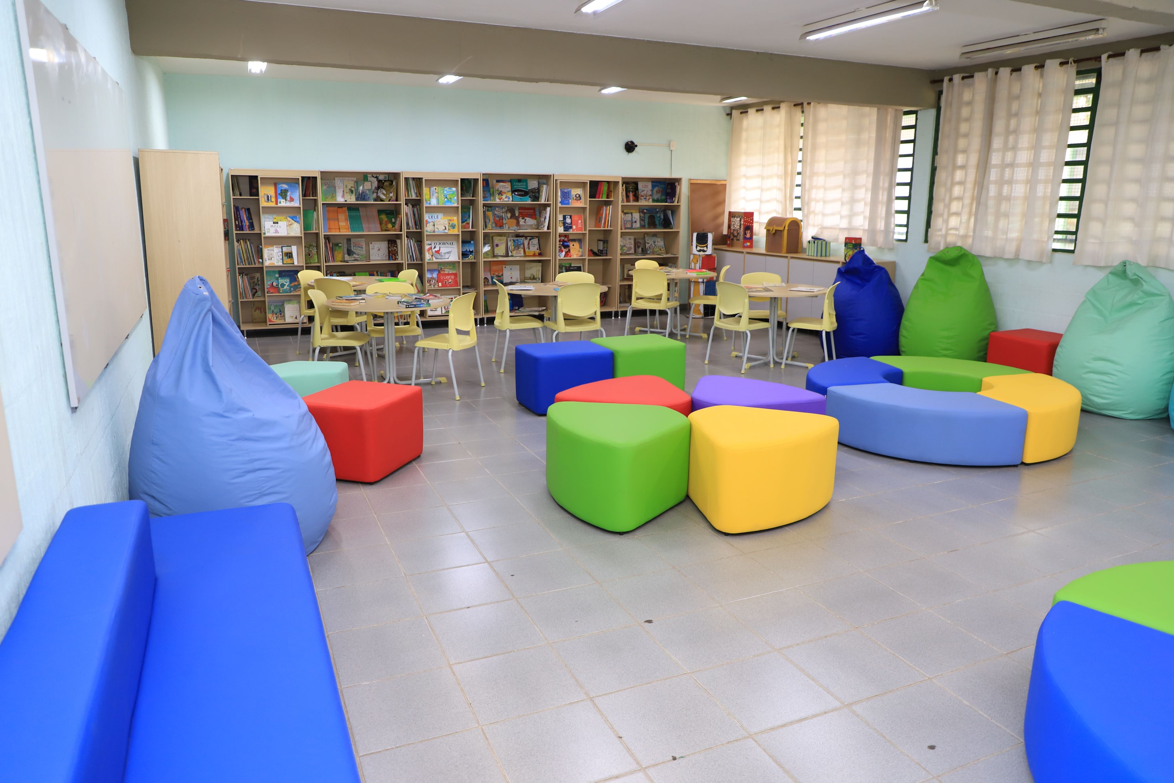 Prefeitura entrega quatro unidades de ensino e inaugura novo equipamento educacional