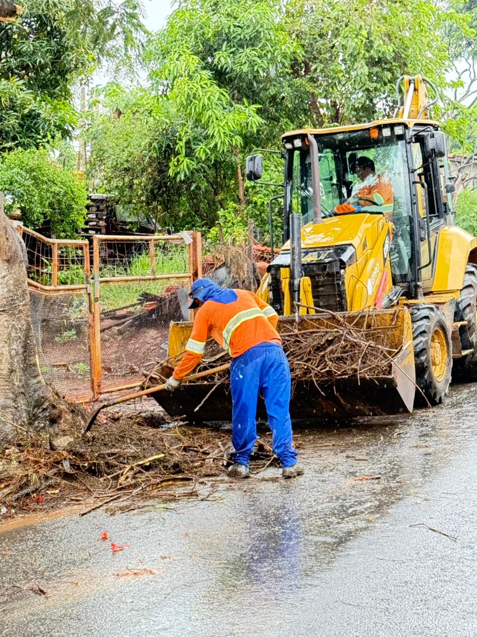 Equipes de manutenção do Pirapitingui atuam nas ruas do Vila Vivenda