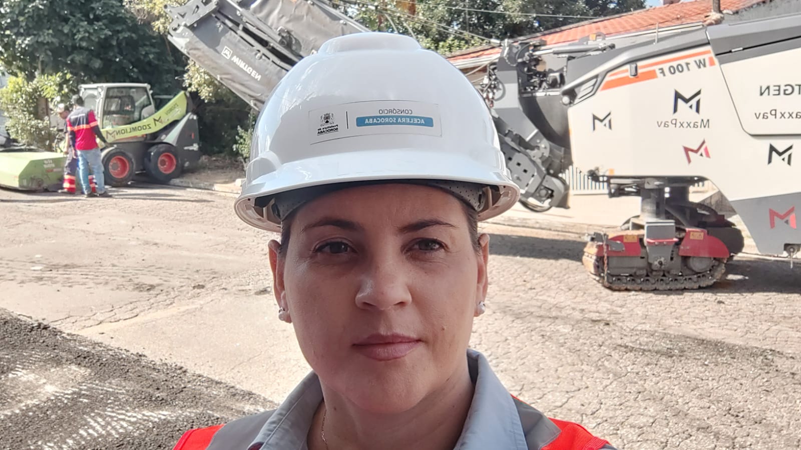 Presença feminina na construção civil avança 120% em uma década