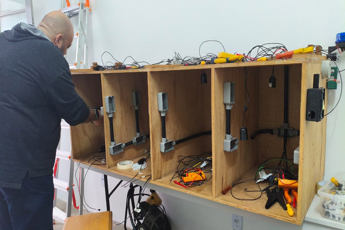 CCP Centro está com inscrições abertas para cursos de Metrologia e de Eletricista Residencial